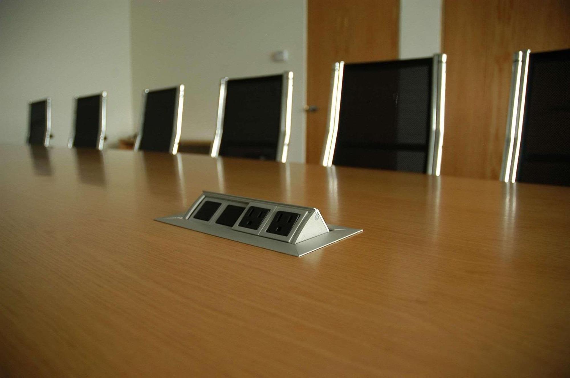 Radisson Paraiso Hotel Mexico City Exterior photo A table-mounted power strip