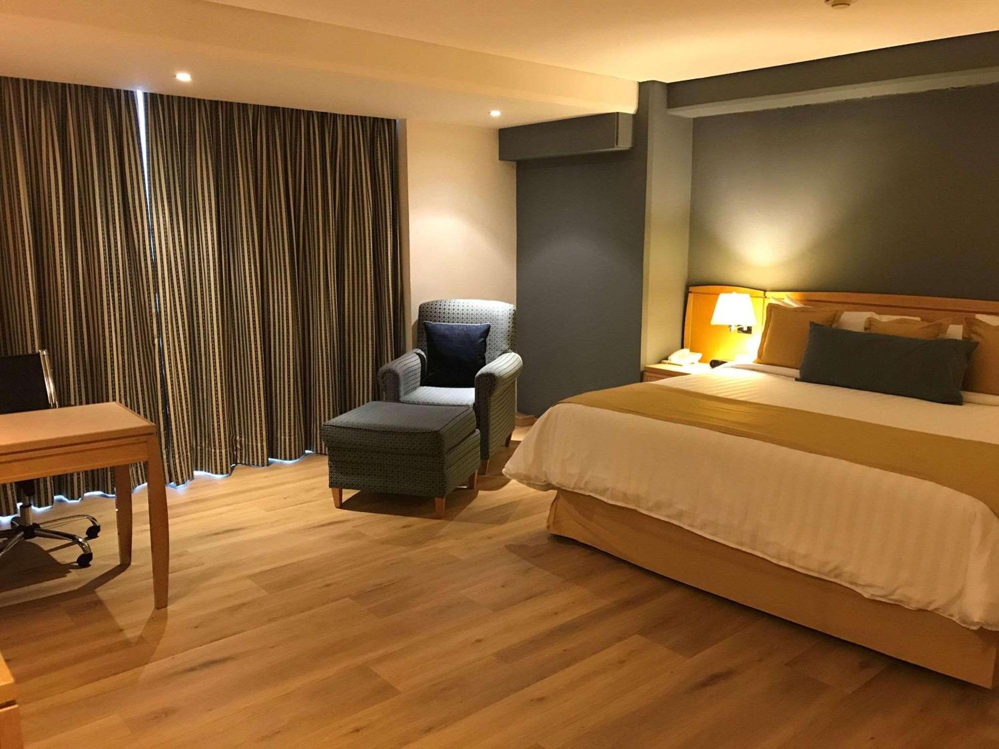 Radisson Paraiso Hotel Mexico City Exterior photo A room at the hotel