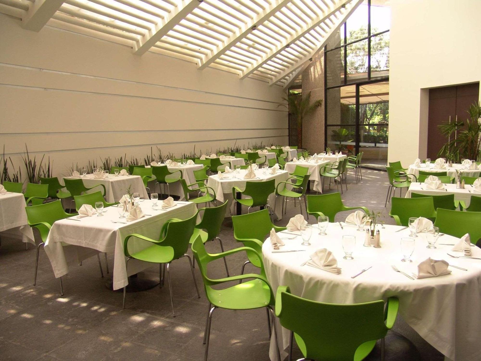 Radisson Paraiso Hotel Mexico City Exterior photo Restaurant